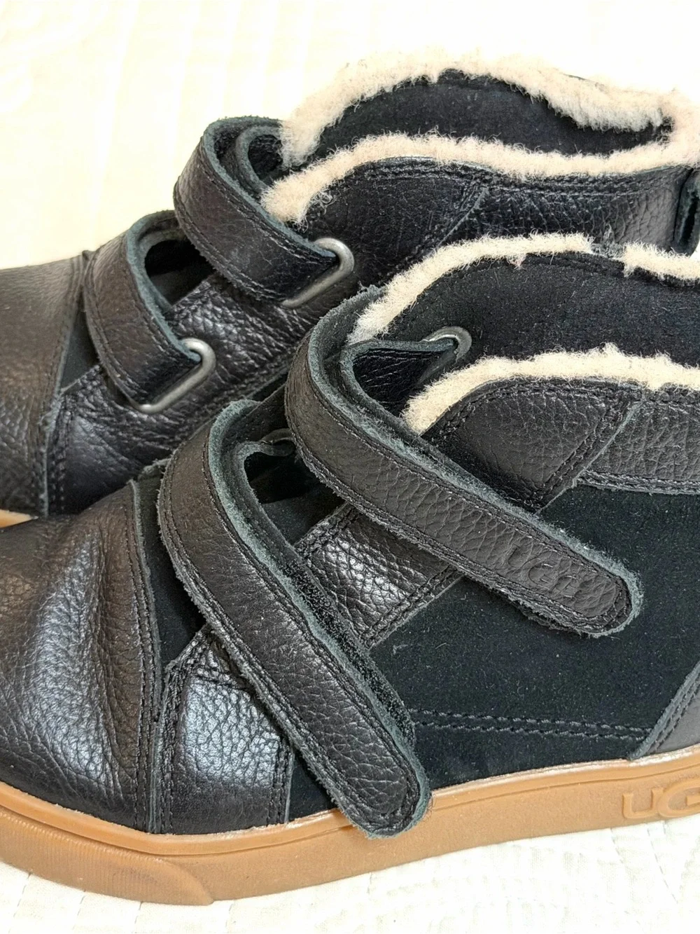 UGG Rennon II Style Boots Toddler Size 11 Black Hightop 1104989T HOOK & LOOP